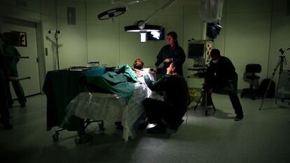 El hospital de Sant Joan de Reus fue el escenario de la autopsia, en la que pudo contemplarse a un general en buen estado de conservación.