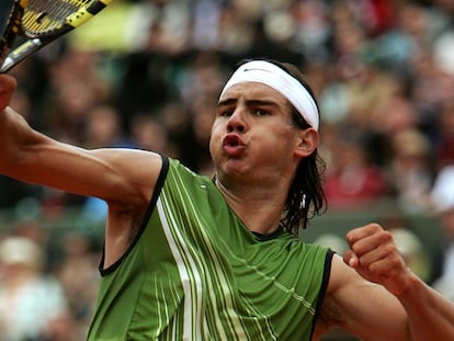 Nadal celebra su triunfo contra Puerta en la final de Roland Garros, el 5 de junio de 2005. / REUTERS