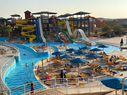 Piscinas del hotel Pickalbatros Jungle Aqua, en Hurghada, en la costa egipcia del mar Rojo. 