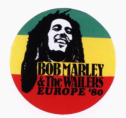 Chapa de la gira europea de Bob Marley de 1980, que le llevó a Barcelona y casi a Madrid. 