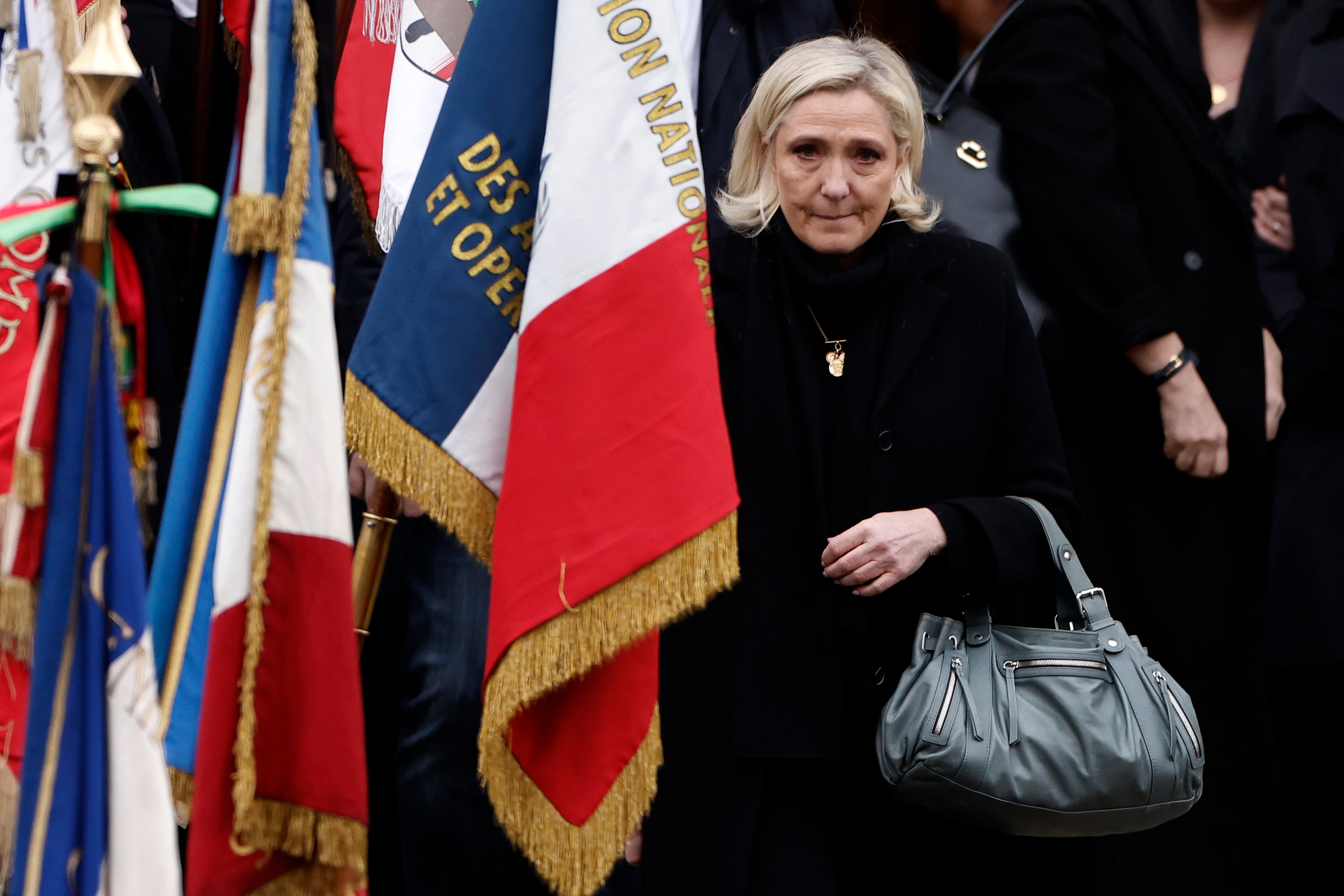 Le Pen entierra a Le Pen