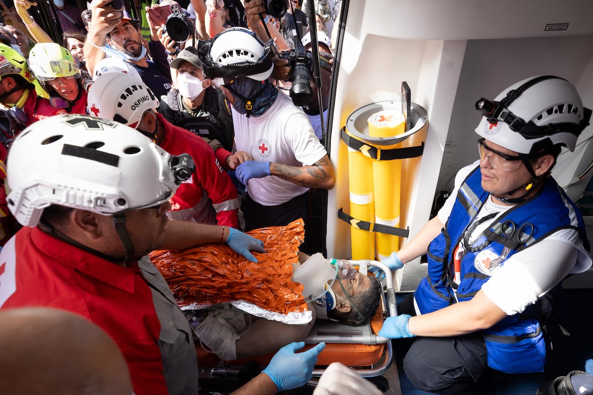 Depremde 8 Gün Enkaz Altında Kalan Venezuelalı Kurtarıldı: 10 Ülkeden 100 Kişi Seferber Oldu