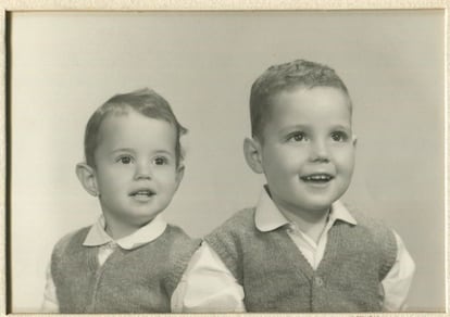 Claudia Sheinbaum y su hermano Julio en la infancia.