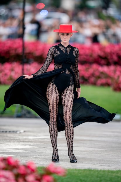 Madrid Es Moda Opens Madrid Fashion Week With A Fashion Show In Puerta De Alcala