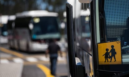 Un autobús escolar en el concello de Ames (A Coruña). 