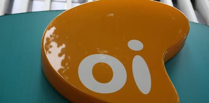 El logo de Oi, la mayor operadora de telefon&iacute;a fija de Brasil