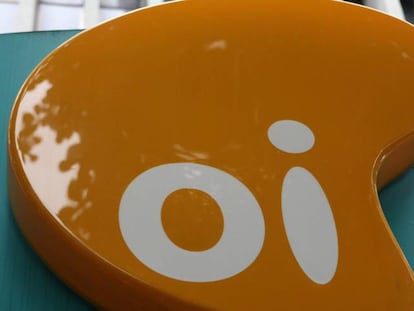 El logo de Oi, la mayor operadora de telefon&iacute;a fija de Brasil