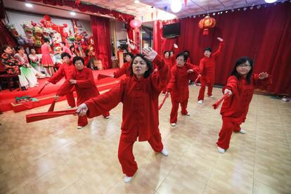 Ensayo ayer de un espectáculo de taichi para la celebración del Año Nuevo chino.