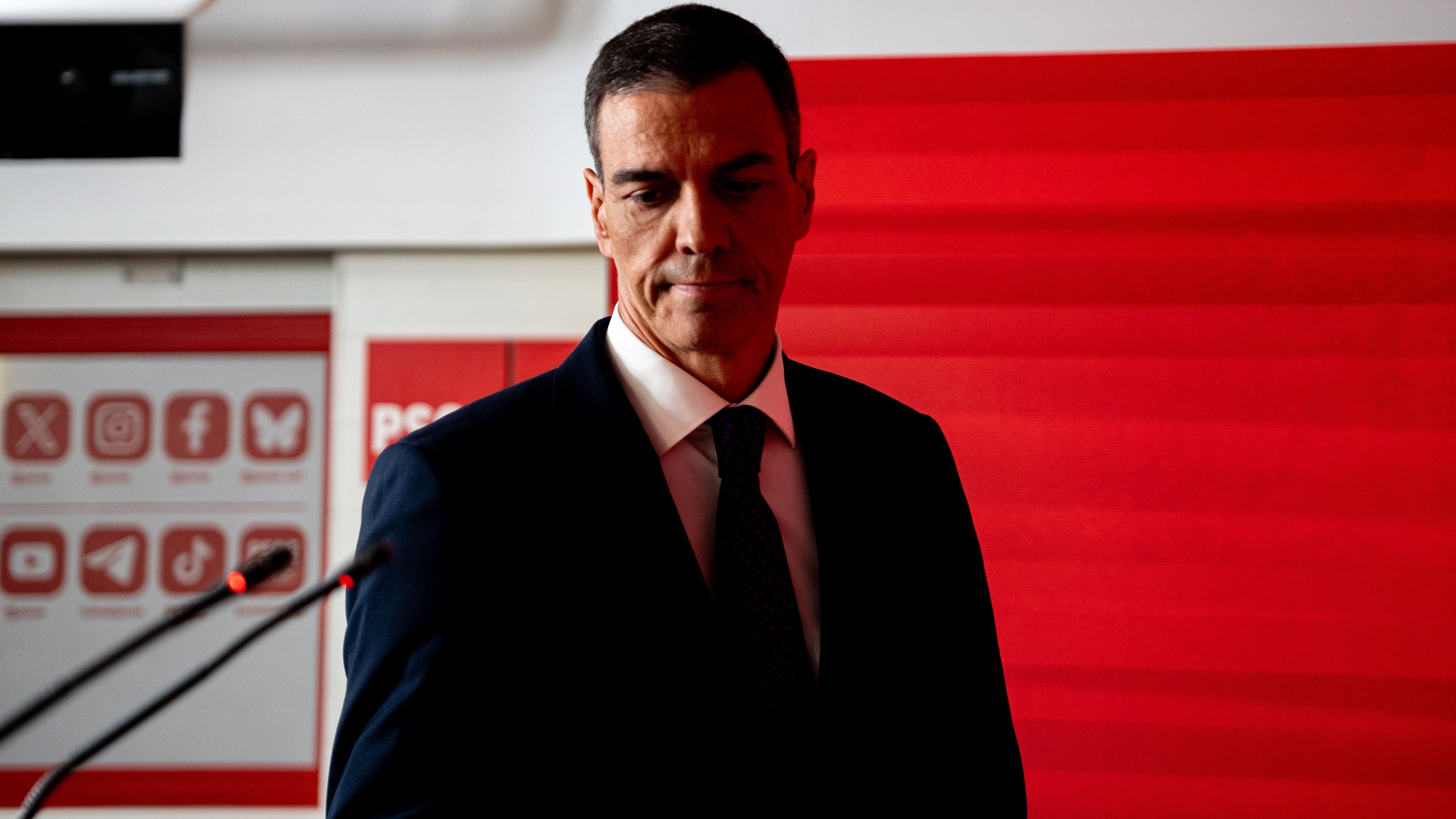 Las 12 horas que sacudieron al Gobierno y al PSOE: “Santos me ha mentido en toda la cara”