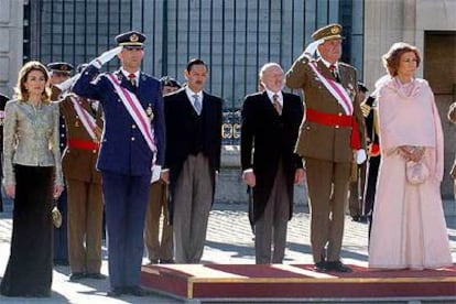 En la imagen, la familia real durante la celebración de la Pascua Militar.