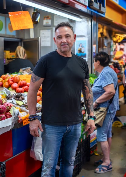 Antonio Nieto, frutero en el Mercado Central de Atarazanas en Málaga. 
