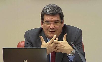 El presidente de la Autoridad de Responsabilidad Fiscal (Airef), José Luis Escrivá, durante una comparecencia en el Congreso.