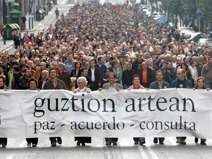 Cabeza de la manifestación celebrada ayer en Bilbao.