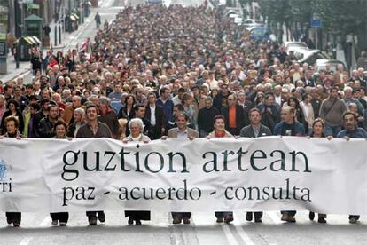 Cabeza de la manifestación celebrada ayer en Bilbao.