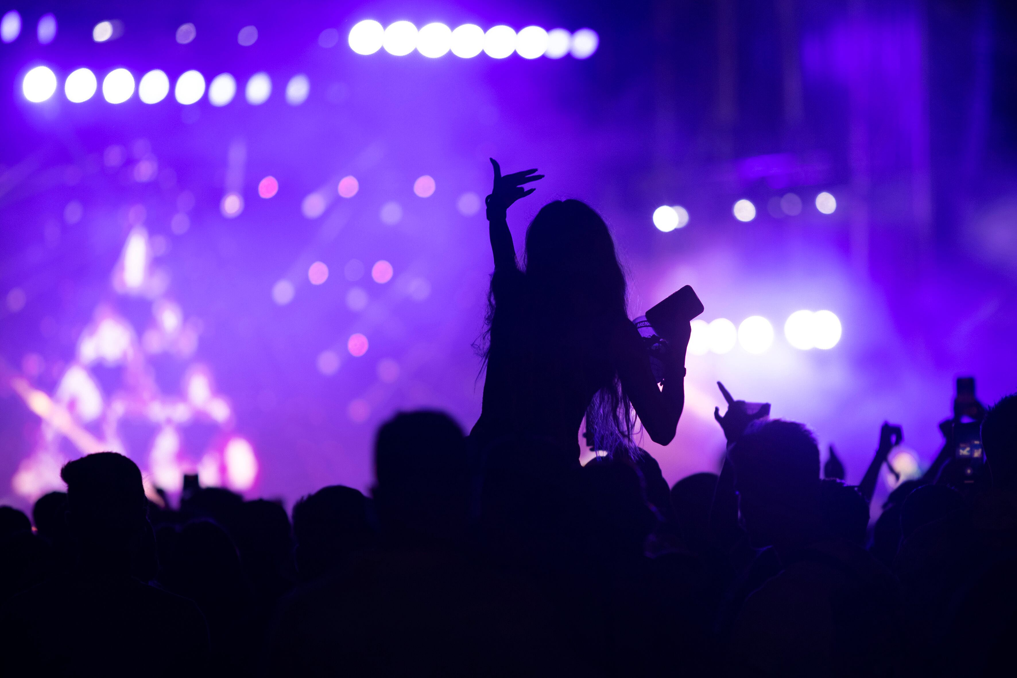 Público asistente al concierto del rapero Quevedo en la última jornada del festival Arenal Sound, el pasado 6 de agosto. 