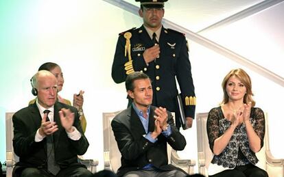 Left to right: Governor Jerry Brown, President Enrique Peña Nieto and First Lady Angélica Rivera on Monday in Los Angeles.