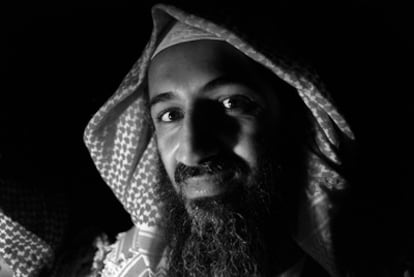 Osama bin Laden fotografiado en Afganistán en una fecha sin determinar.
