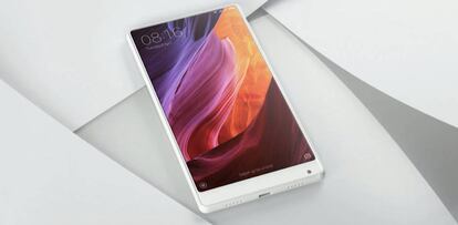 El nuevo modelo del 'smartphone' Mi MIX en blanco.