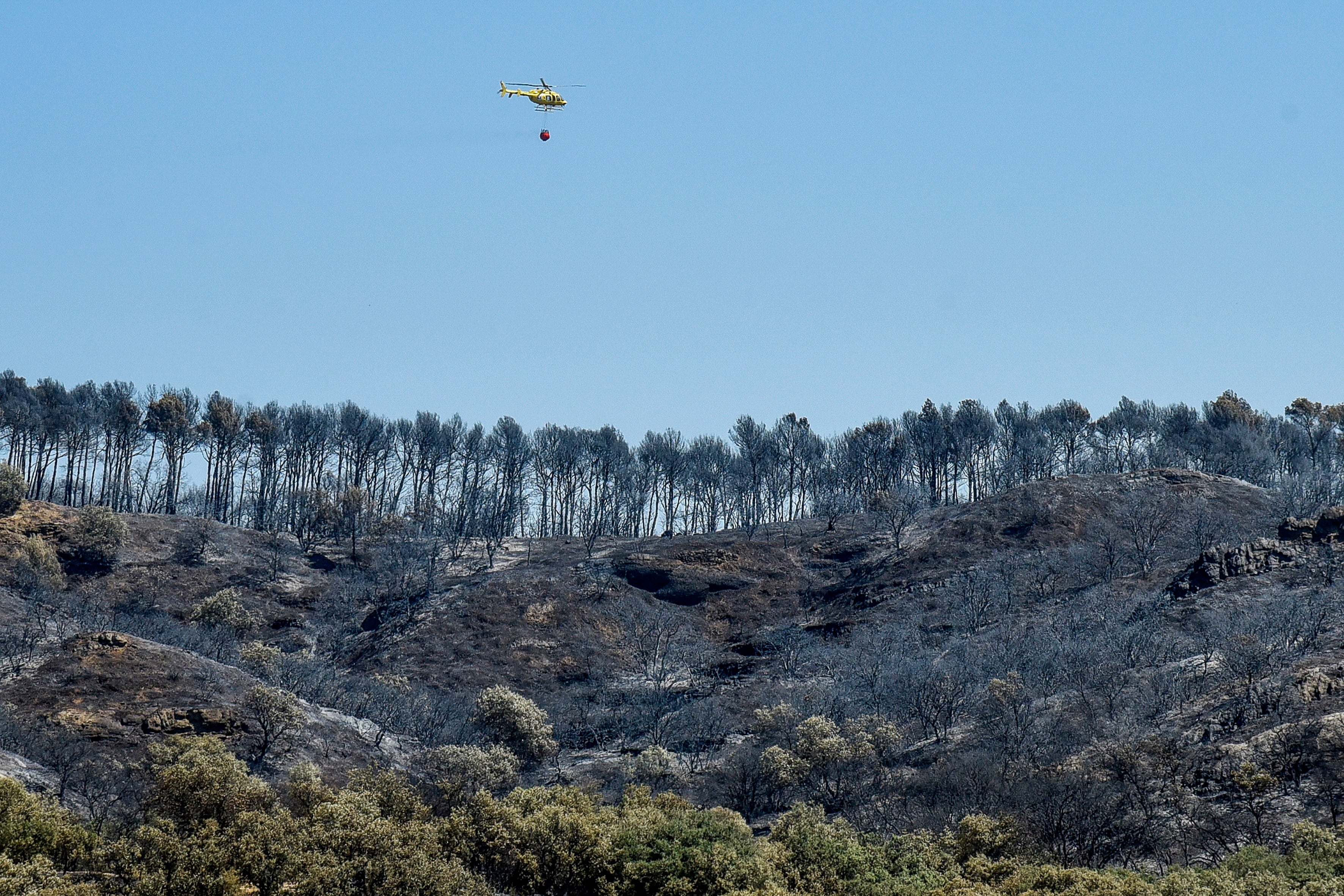 El incendio de Huesca arrasa ya 2.500 hectáreas y obliga a desalojar tres pueblos