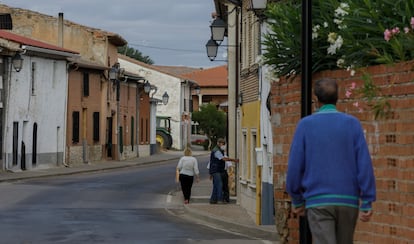 Una calle de Pollos (Valladolid), el pasado jueves.