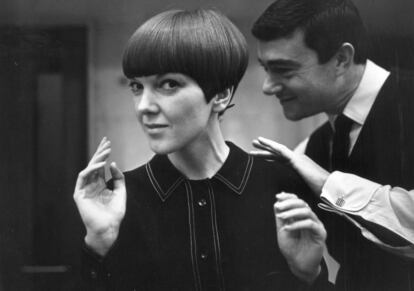 Mary Quant, con el peluquero Vidal Sassoon en 1964.