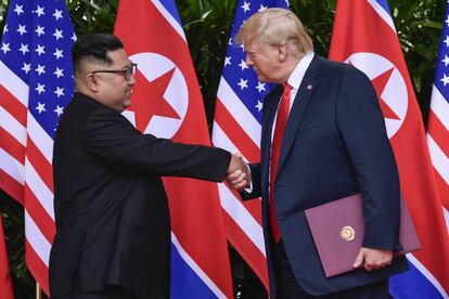 Imagen de la cumbre realizada el 12 de junio en Singapur entre Kim Jong-un y Donald Trump.