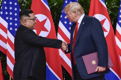 Imagen de la cumbre realizada el 12 de junio en Singapur entre Kim Jong-un y Donald Trump. 