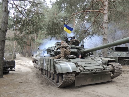 A Soviet-era T-64 tank of the Ukrainian 92nd Mechanized Brigade on the Kharkiv front.