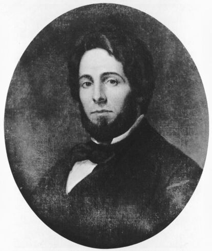 A los 22 años, el escritor neoyorquino Herman Melville (1819-1891) las estaba pasando canutas: se encontraba secuestrado por una tribu caníbal. Los días que pasó rodeado por hombres que en vez de un ser humano veían un solomillo wellington, lejos de amilanarle le sirvieron de inspiración para crear 'Typee, un edén caníbal'. Esta novela se convirtió en una de las más vendidas del autor de 'Moby Dick'.