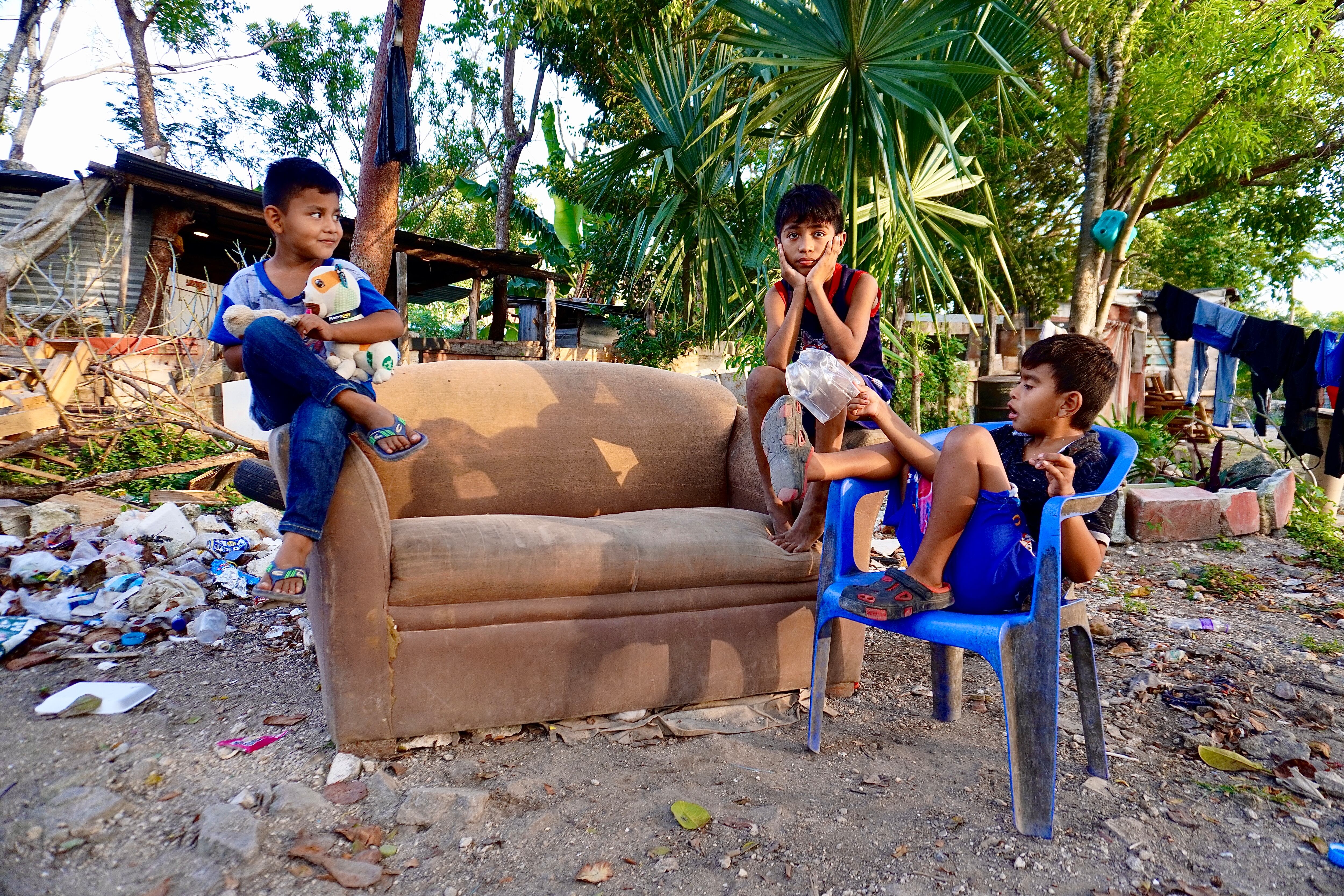 ¿Quién cuida de los niños de los barrios sin nombre de Cancún?