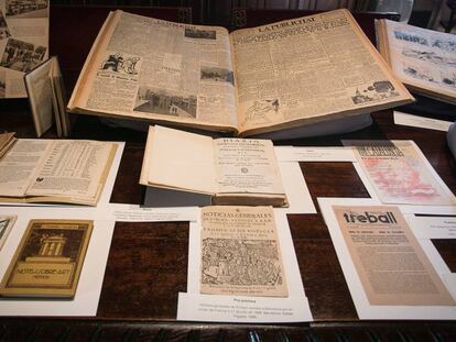 Algunos de los primeros diarios publicados en Barcelona que se conservan en el AHCB.