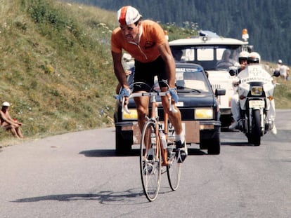 Arnaud, en la ascensión a Alpe d'Huez en el Tour de 1983.