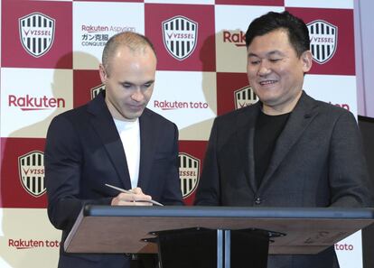 Iniesta afirmó que se decantó por la oferta del Vissel Kobe porque el proyecto "le ilusiona muchísimo" y porque Japón "es un país maravilloso", durante su presentación con su nuevo club.