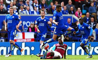 Partido de la Premier League, la liga de Europa que más dinero ingresa, entre el Leicester y el West Ham.