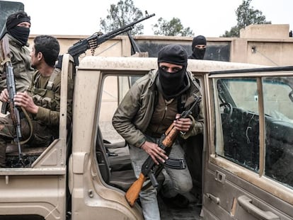 Efectivos de una unidad de las fuerzas de seguridad kurdas en Busayrah.