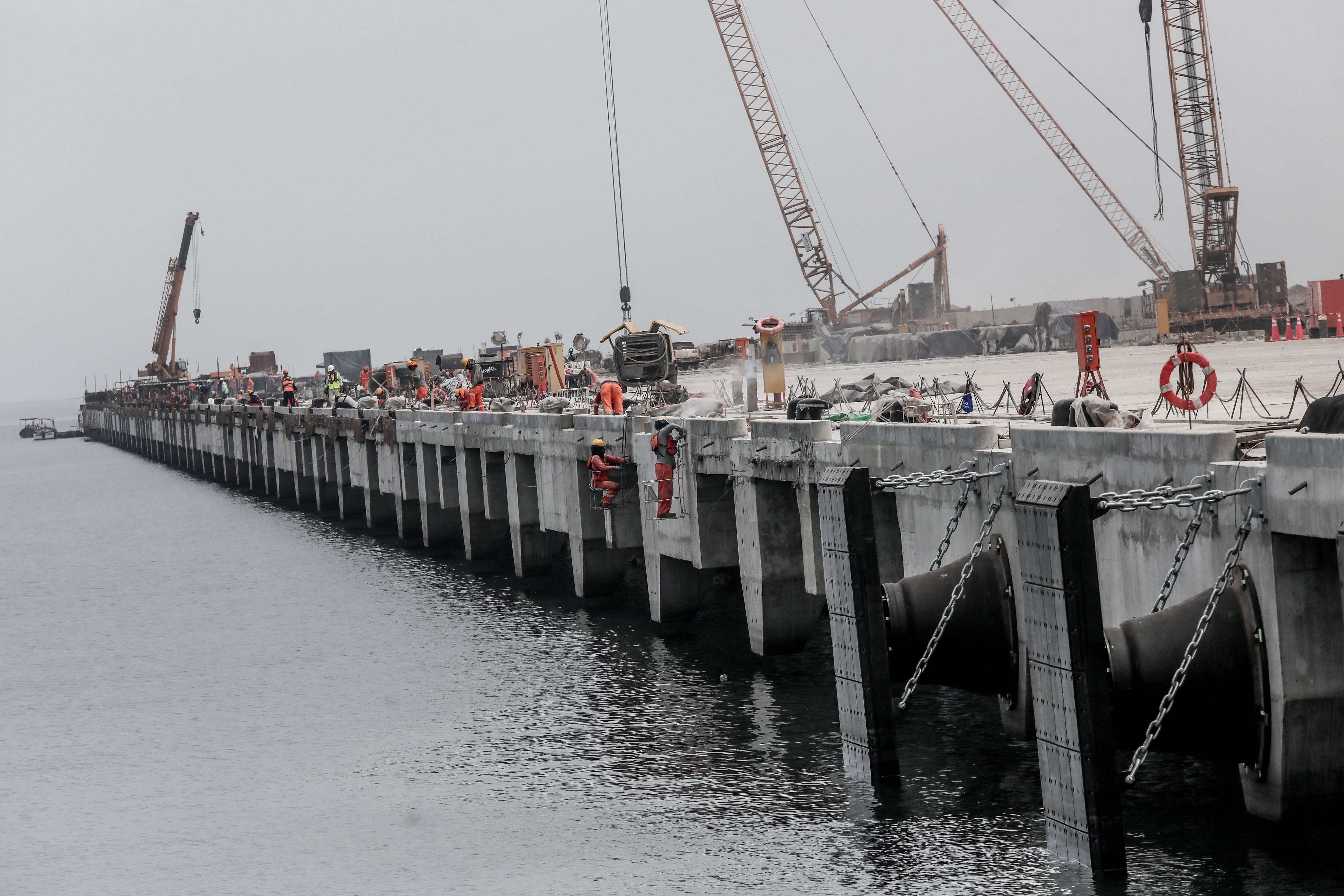 Los silencios de Chancay, el mayor puerto comercial de Sudamérica que se levanta en Perú 