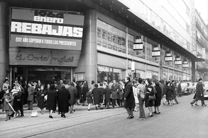 El Corte Ingl&eacute;s de la calle Preciados de Madrid, en 1964.