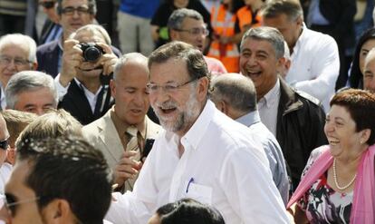 Rajoy en Portomar&iacute;n (Lugo) donde ha sido nombrado Caballero de la Real Orden Seren&iacute;sima de la Alquitara.