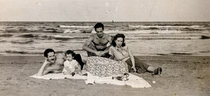 Una de las fotografías familiares anónimas del libro Jordi Puig.