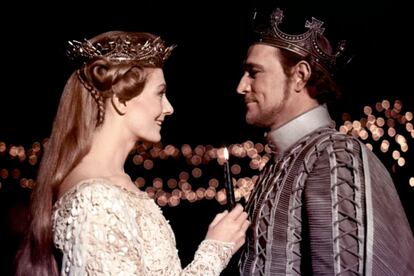 Camelot (Joshua Logan, 1967) - 3 Oscars
	

	El reino de Camelot nunca tuvo una reina Ginebra más luminosa que la figura de Vanessa Redgrave. Este musical, a pesar de su fracaso, continúa mostrándose poderoso y de rara y fascinante belleza. En el capítulo de los Oscar anotemos el vestuario de John Truscott que, como no podía ser de otra manera, se llevó la palma.