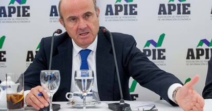 Luis de Guindos, durante las jornadas informativas de la Asociación de Periodistas de Información Económica (APIE).