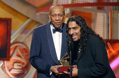 El cubano Bebo Valdés y el español Diego El Cigala fueron premiados en la ceremonia de 2004, una gala para la historia musical de España. La quinta edición de los Grammy Latinos entregó nueve estatuillas a artistas españoles y otros 13 fueron nominados.