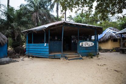 Empieza un nuevo día en Bureh Beach. 