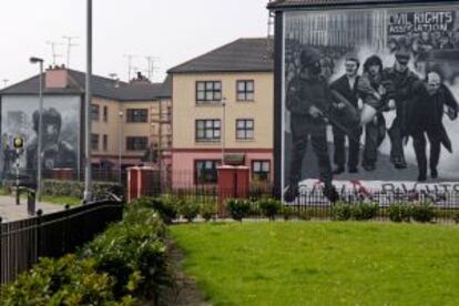 Murales republicanos en el vecindario de Bogside, en Derry (Irlanda del Norte).