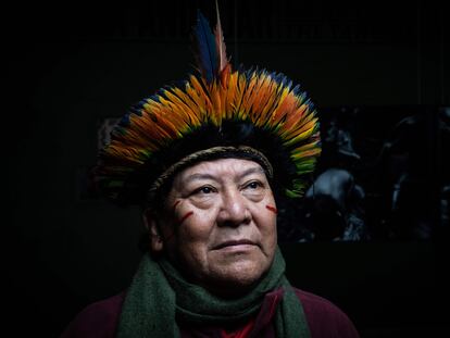 Un líder de los inígenas yanomami, de Brasil.