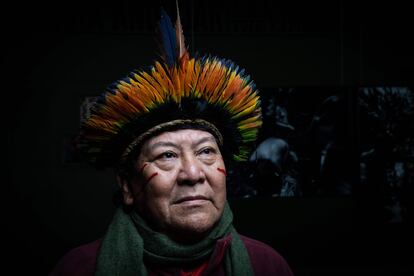 Un líder de los inígenas yanomami, de Brasil.