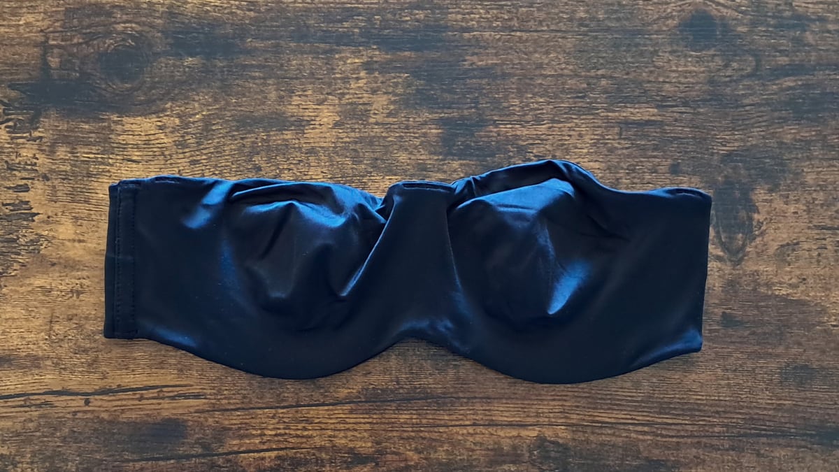 Sujetador sin tirantes con aro y tela de Dotvol.
