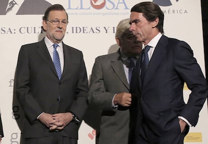 Mariano Rajoy y Jos&eacute; Mar&iacute;a Aznar, en un acto en 2016.