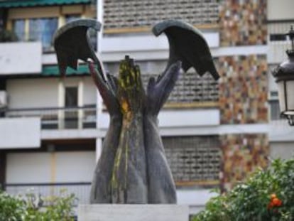 Escultura dedicada a Primo de Rivera.