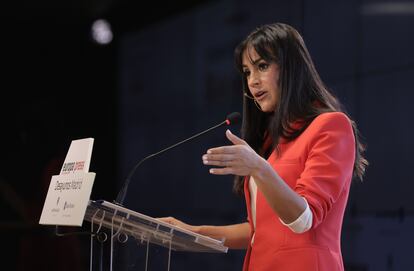 La vicealcaldesa del Ayuntamiento de Madrid, Begoña Villacís, interviene en un Desayuno Informativo organizado en el Auditorio Meeting Place, a 5 de octubre de 2021, en Madrid, (España).